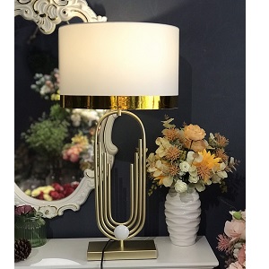 Đèn ngủ để bàn thân kim loại vàng 05