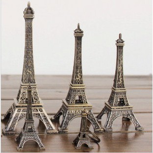 Tháp Eiffel kim loại