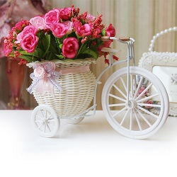 Giỏ hoa xe đạp hồng nụ 