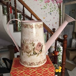Bình thiếc có vòi