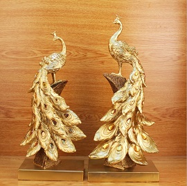 Tượng chim công vàng 