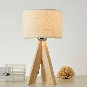 Đèn ngủ để bàn 3 chân gỗ trắng 