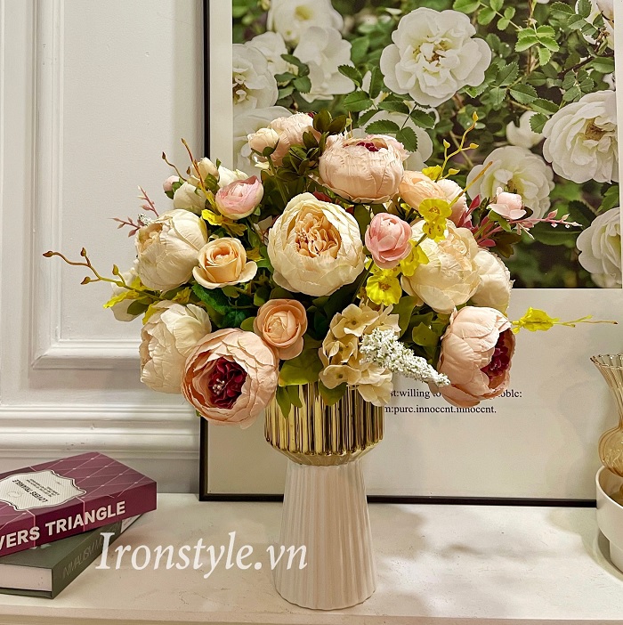 Lọ hoa vải để bàn trang trí phòng khách sang trọng
