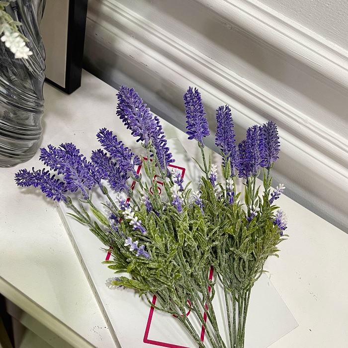 Cành hoa lavender tuyết giả
