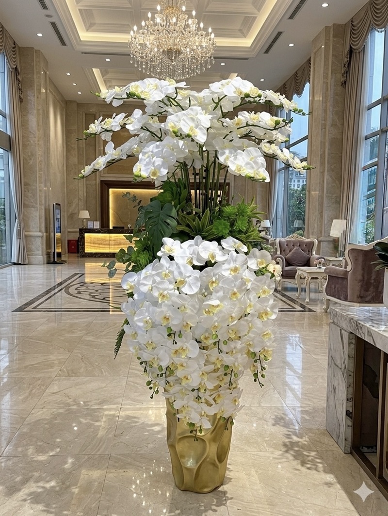 Bình hoa lan giả lớn trang trí sảnh khách sạn