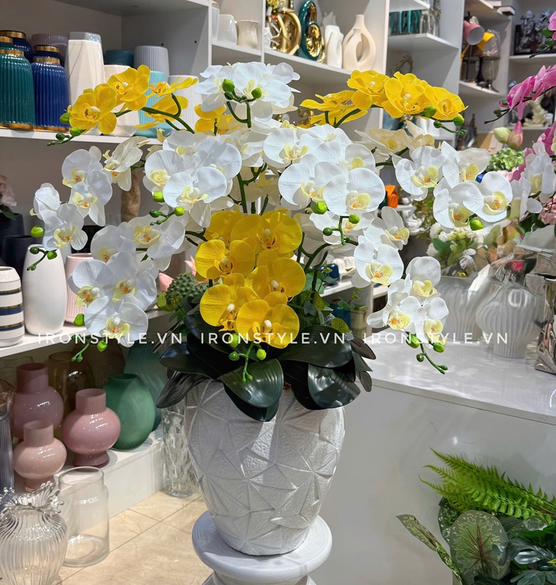 Bình hoa lan giả để bàn trang trí giống thật