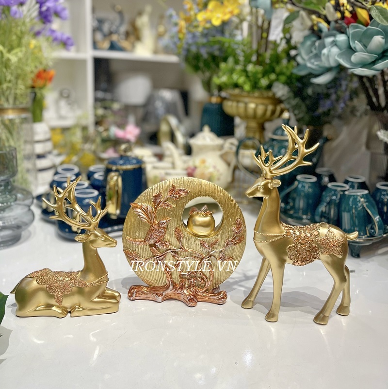 Tượng trang trí decor nai kèm đĩa vàng