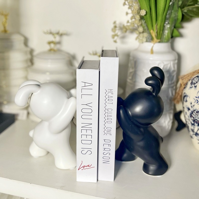 Tượng chặn sách thỏ trắng đen