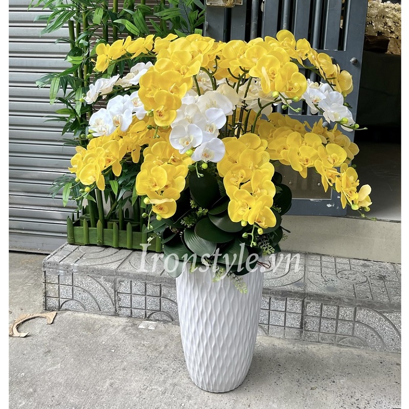 Chậu lan hồ điệp giả 3 tầng vàng trắng 1m1