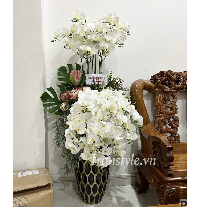 Bình hoa lan hồ điệp lụa trắng 1m5 phong cách tân cổ điển