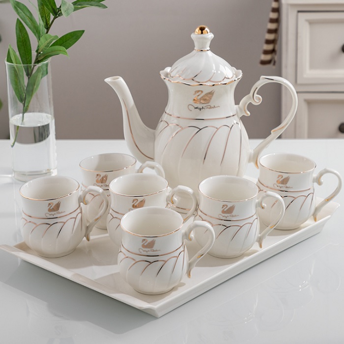 Bộ ấm chén trà gốm sứ cao cấp trắng sọc vàng 02