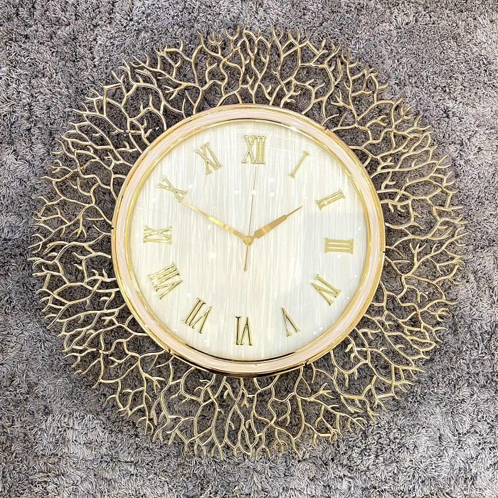 Đồng hồ treo tường decor sang trọng viền san hô mạ vàng