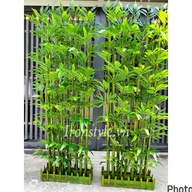 Hàng rào cây trúc giả thân to chậu màu gỗ (nhiều kích thước)