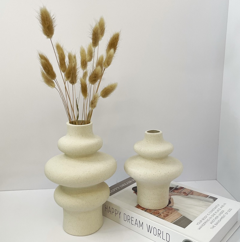 Bình gốm sứ decor hình tháp